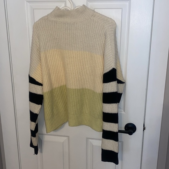 William Rast mock neck pull over size XXL - fits more like a L - Picture 2 of 5